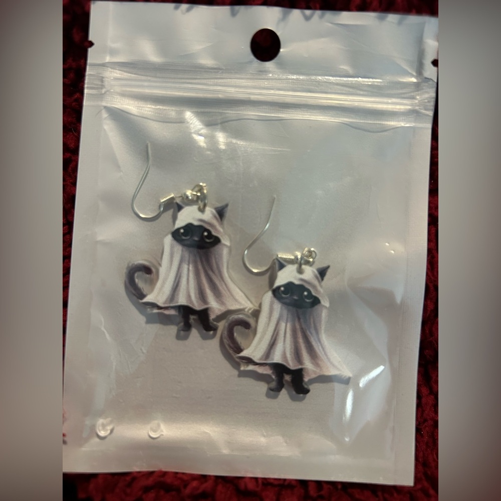 Ghost Cat Dangle Earrings - White and Black